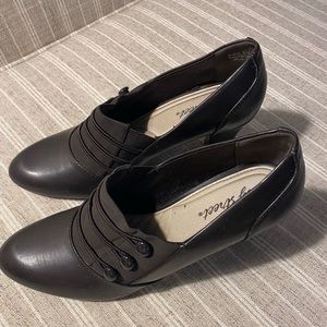 easy street brown heels